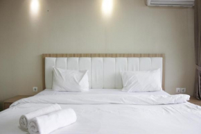 Zestful Studio Room at Beverly Dago Apartment By Travelio